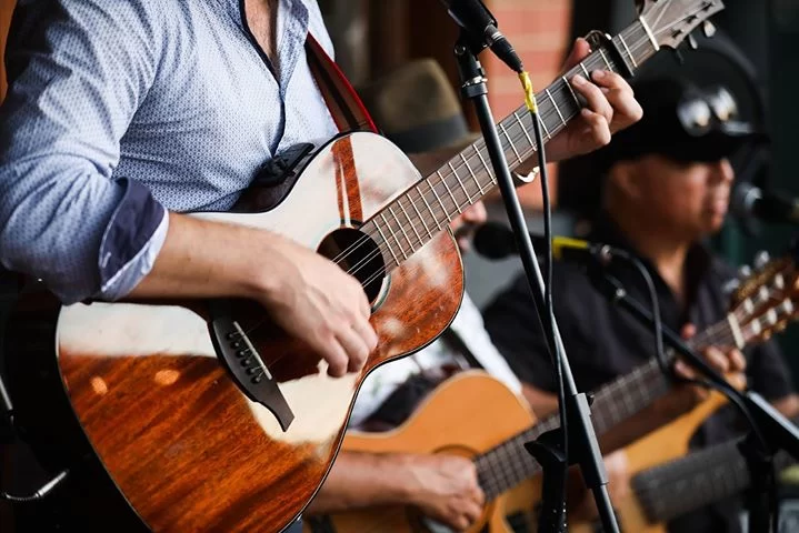 home 8 guitarras_kekoson